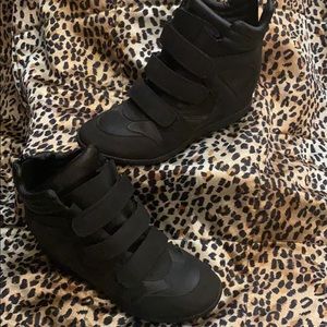 Candies size 8 1/2 black sneaker wedge